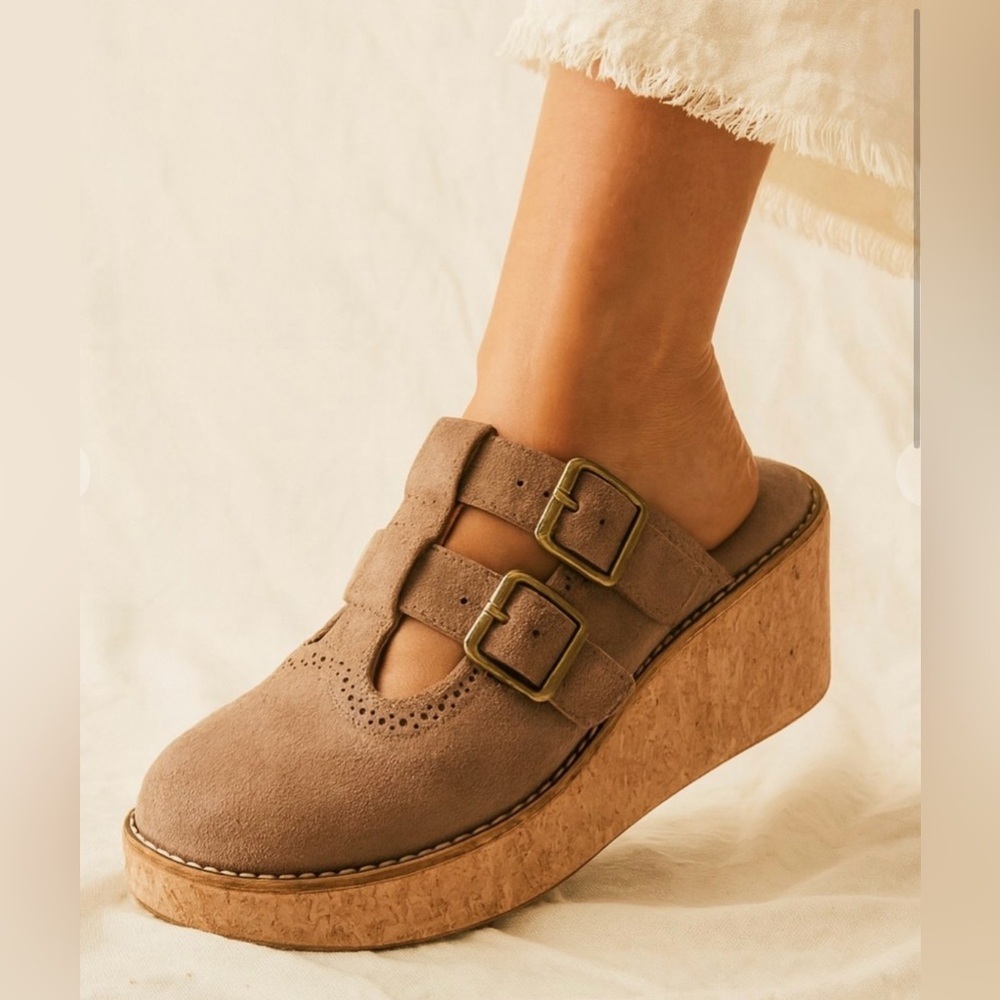 NIB Pierre Dumas Vegan Suede Close Toes Boho Mules Clog Wedge Heel Shoes Taupe - Picture 10 of 10